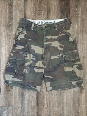 Abercrombie & Fitch Men's Camo Cargo Shorts